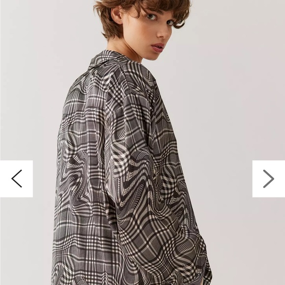 Urban outfitters Supernova Souvenir button down shirt. Worn once. Perfect shape. - Picture 2 of 10